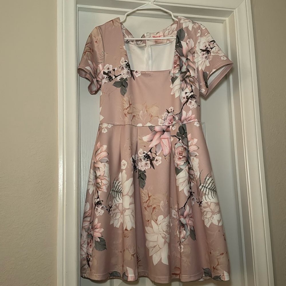 Showpo Size 8 pink floral cocktail dress